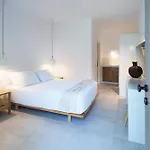 Paris &