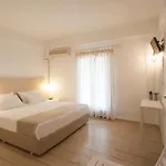 Paris & * Agia Paraskevi (Skiathos)