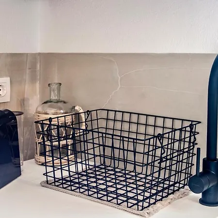 Paris & Aya Paraskevi