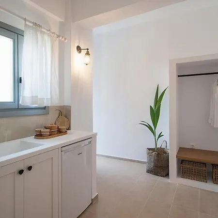 Paris & * Agia Paraskevi (Skiathos)