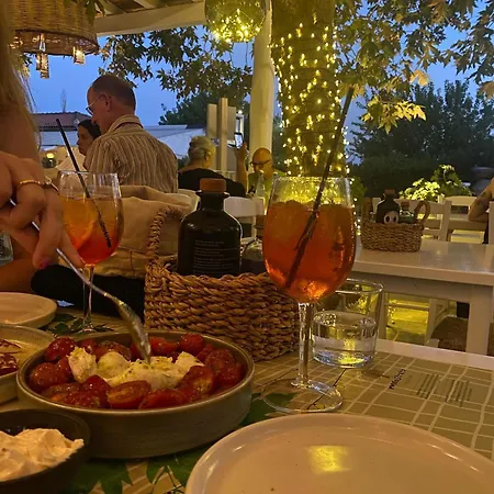 Paris & * Agia Paraskevi (Skiathos)