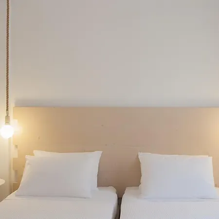 Paris & Agia Paraskevi (Skiathos)