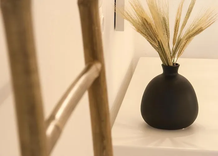 Paris & * Agia Paraskevi (Skiathos)