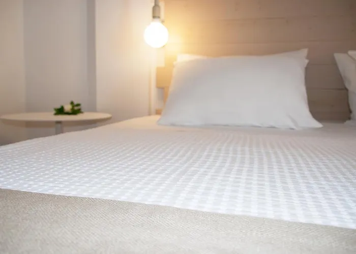 Paris & Agia Paraskevi (Skiathos)