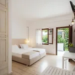 Paris &