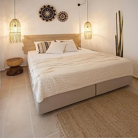 Paris & Διαμέρισμα