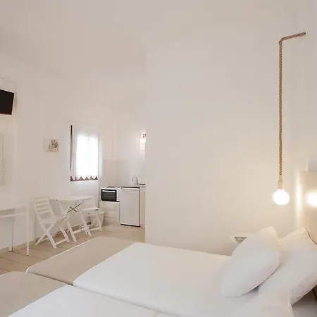 Paris & Apartamento Agia Paraskevi (Skiathos)